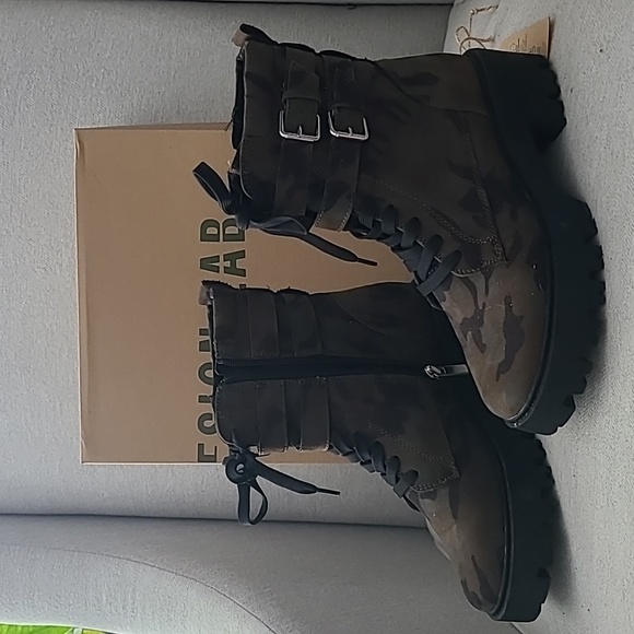 Design Lab Aurora Camo Combat Boots - 8 - Picture 6 of 15